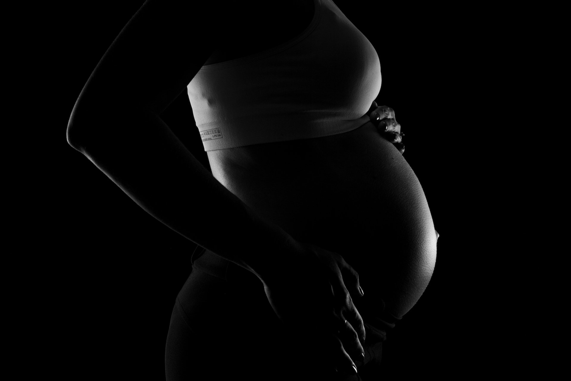 Les nausees et vomissements durant la grossesse : comprendre et soulager le malaise